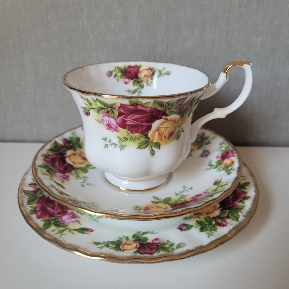 Royal Albert Old Country Roses Tea Set Trio 3pc Multi Floral Bone China Vintage